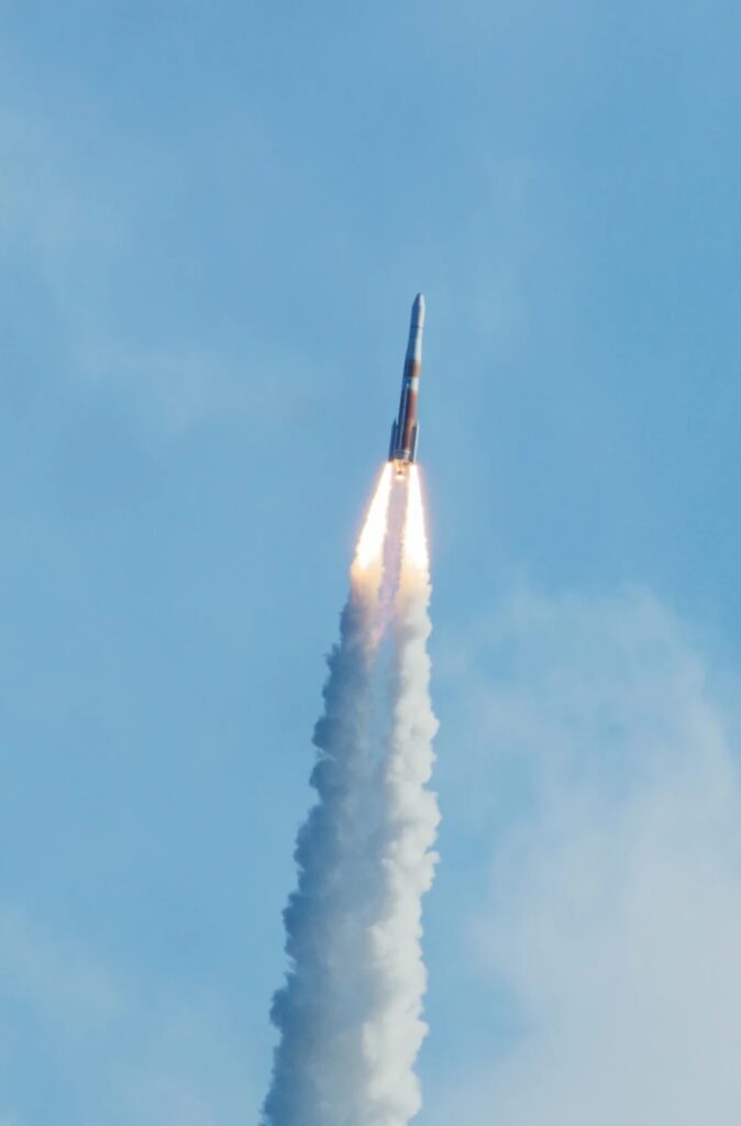 Rocket Launch : weaving in the sky